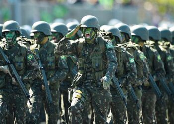 Brasília - Desfile militar de 7 de Setembro, na Esplanada dos Ministérios (Fabio Rodrigues Pozzebom/Agência Brasil)