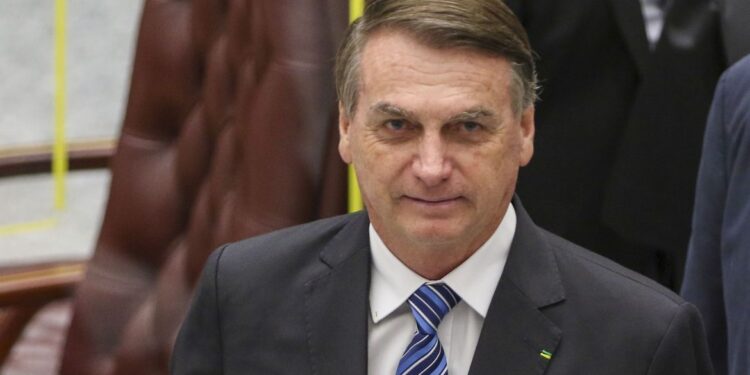 O presidente da República, Jair Bolsonaro,participa de cerimônia de posse dos desembargadores Messod Azulay Neto e Paulo Sérgio Domingues, como ministros do Superior Tribunal de Justiça (STJ).