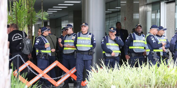 Brasília (DF) 05/04/2023 Policiamento reforçado na PF para o depoimento do ex-presidente Jair bolsonaro sobre as joias Sauditas.