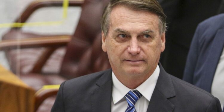 O presidente da República, Jair Bolsonaro,participa de cerimônia de posse dos desembargadores Messod Azulay Neto e Paulo Sérgio Domingues, como ministros do Superior Tribunal de Justiça (STJ).