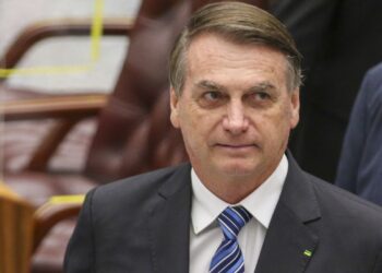 O presidente da República, Jair Bolsonaro,participa de cerimônia de posse dos desembargadores Messod Azulay Neto e Paulo Sérgio Domingues, como ministros do Superior Tribunal de Justiça (STJ).